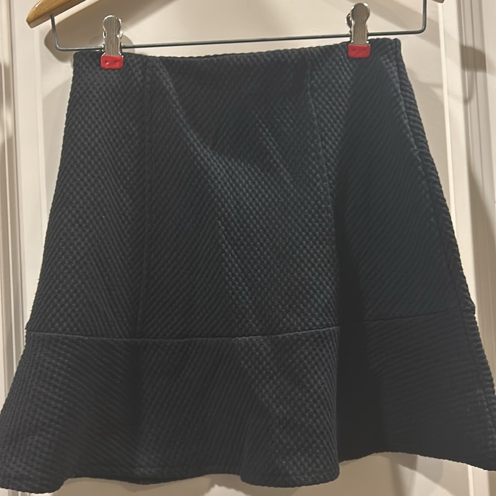 NWOT Olive & Oak Fit and Flare textured Mini Skirt zippered back size XS black